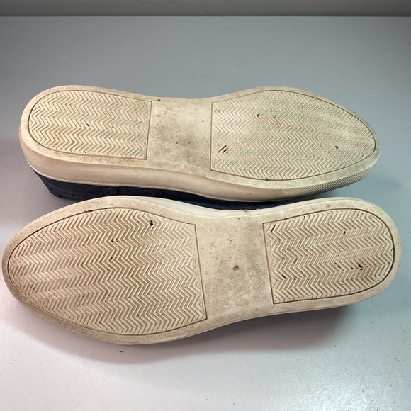 Arturo Chiang Suede Tasseled Slip On Sneakers - Picture 8 of 8